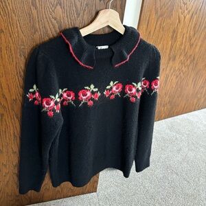 Joanie Clothing Size X-Small Black Floral Ruffle Sweater